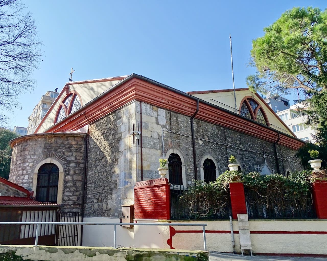 Ayios Panteleimon Rum Ortodoks Kilisesi Ayazması