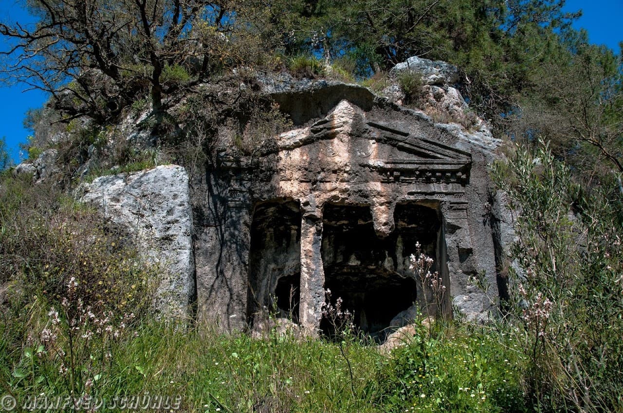 Daedala Kaya Mezarı