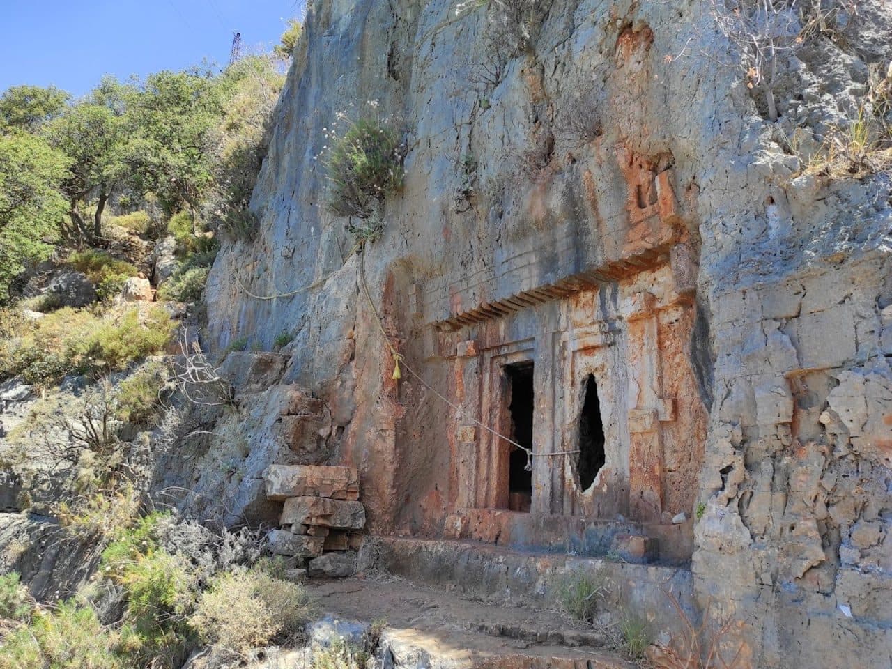 Sebeda Kaya Mezarı