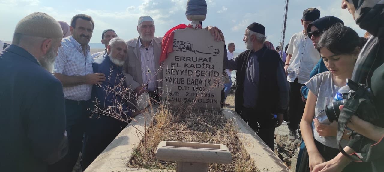 Şehit Yakup Baba Kabri