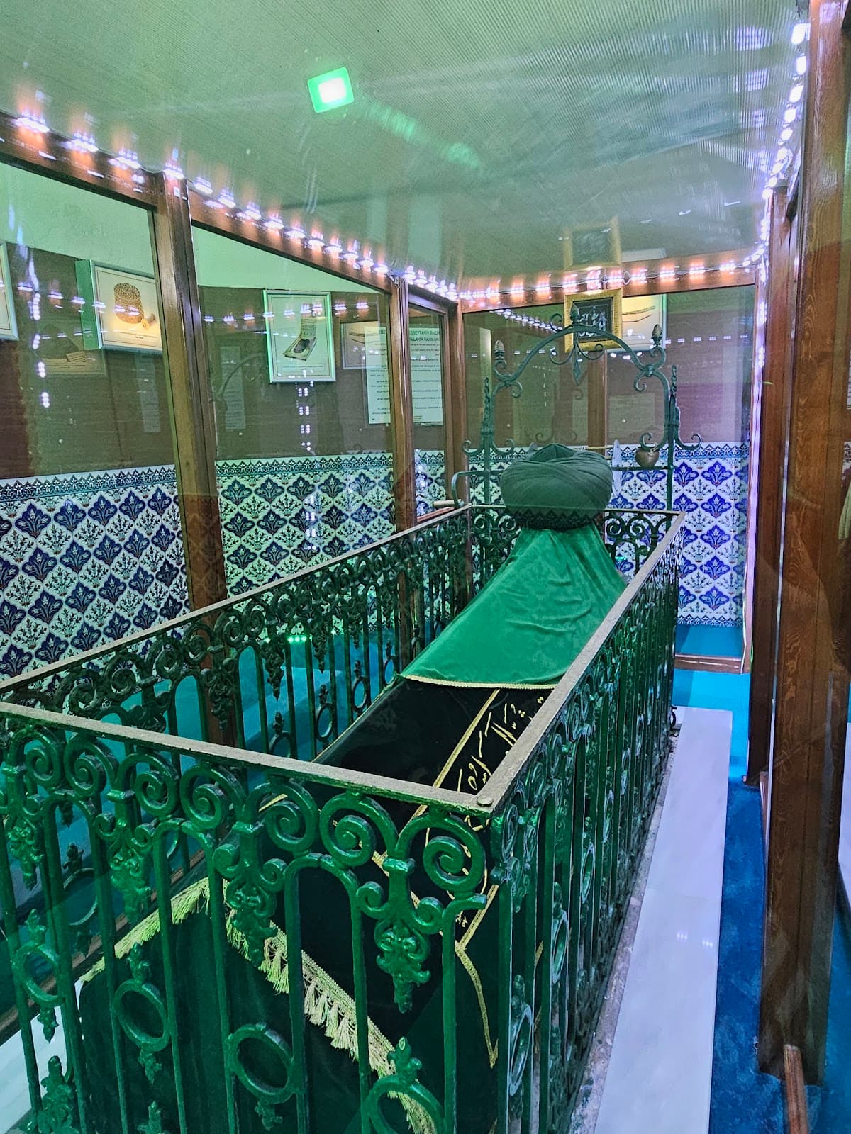 Süfyan b. Übeyne ve Abdullah b. Amir Kabirleri