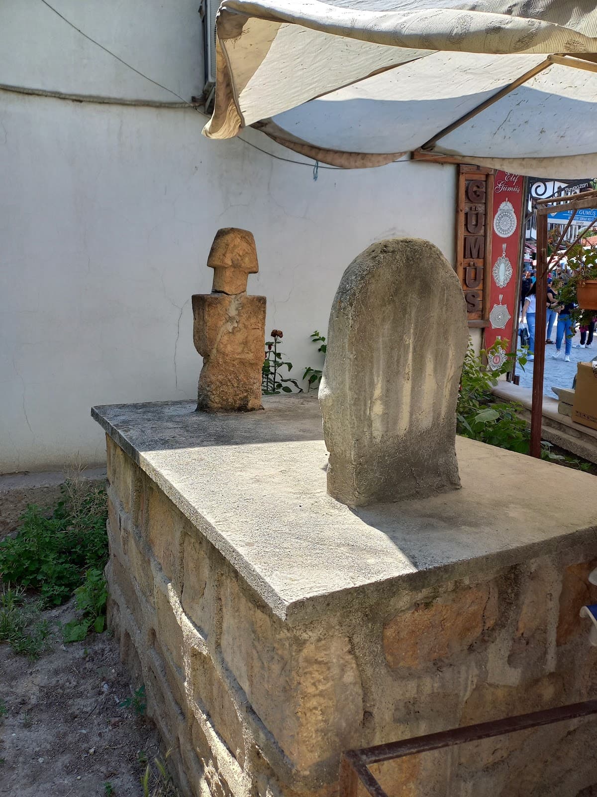 Kesikbaş Dede Türbesi