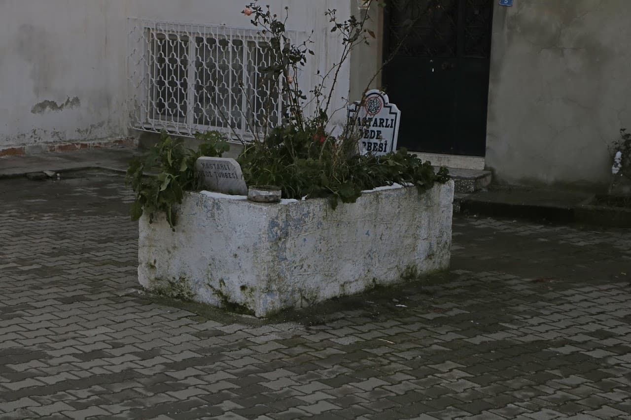 Mastarlı Dede Kabri