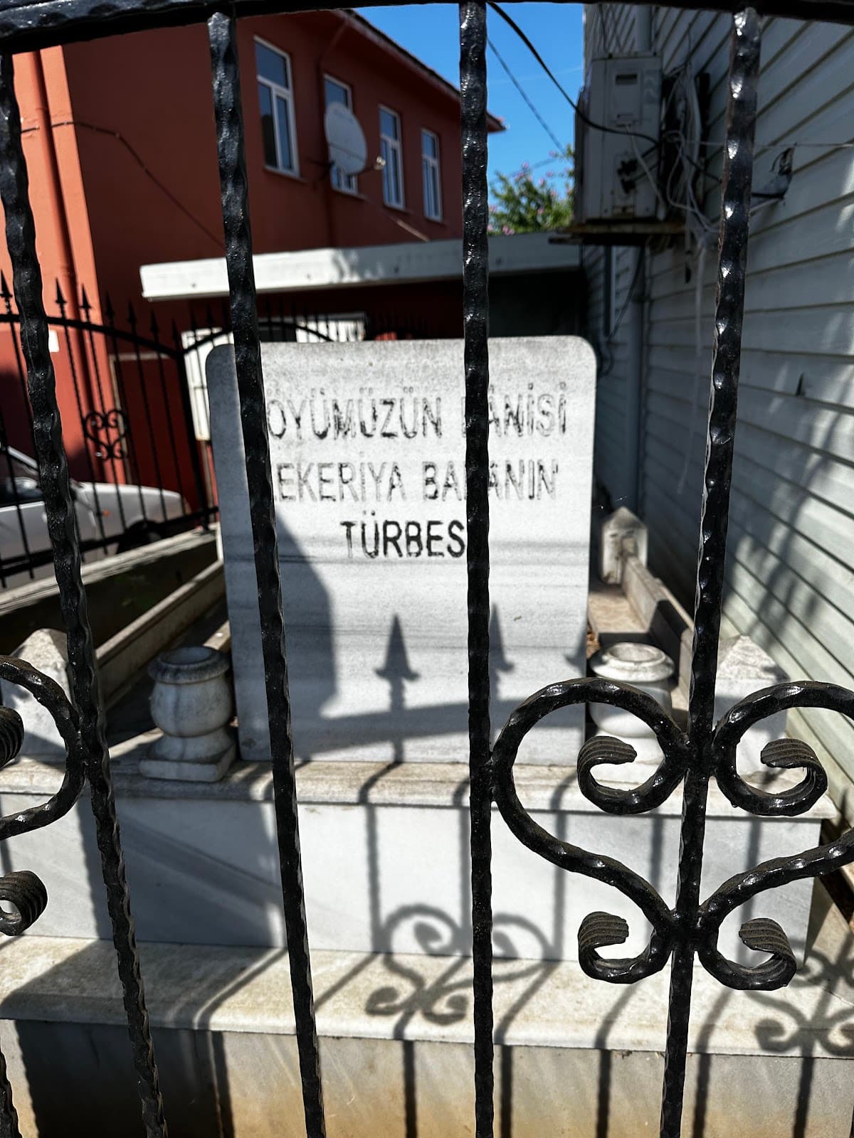 Zekeriya Baba Türbesi