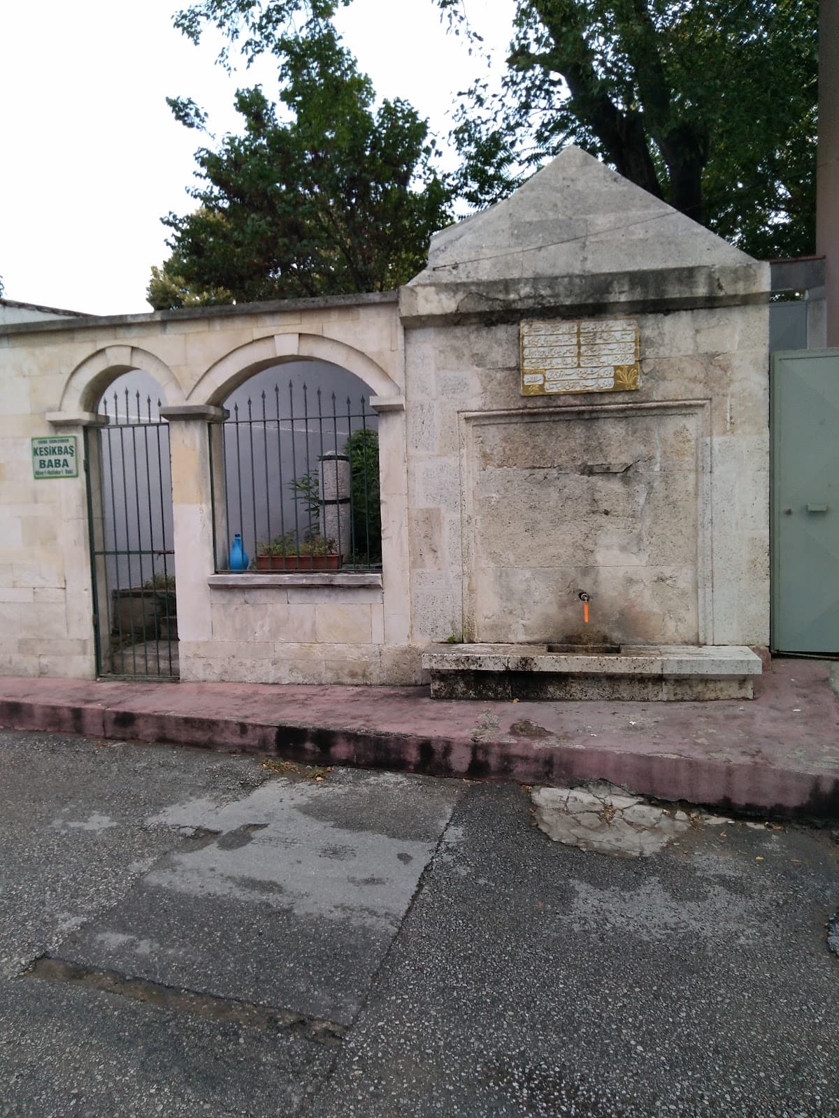 Kesikbaş Baba Kabri