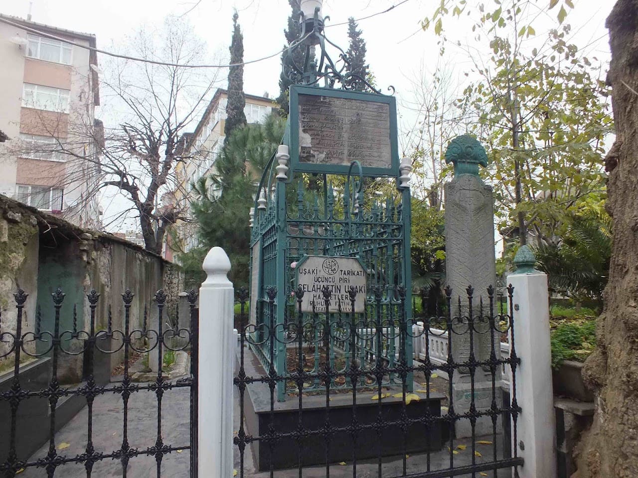 Selahaddin Uşşaki Kabri