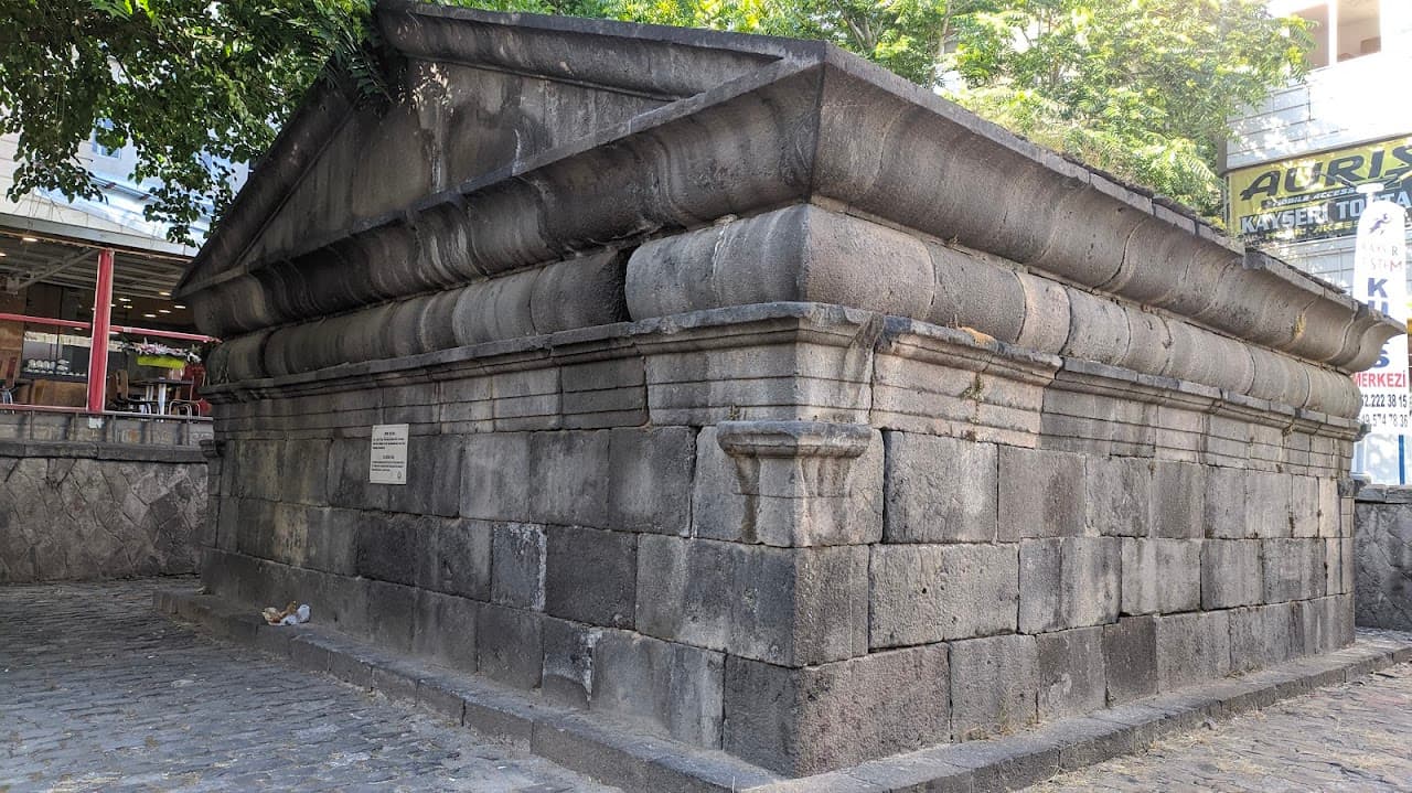 Dış Kale Roma Mezarı (Kayseri)