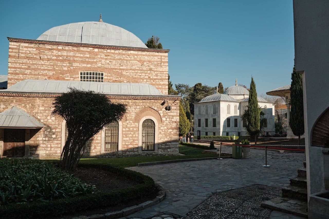 Ağalar Camii Güneş Saati