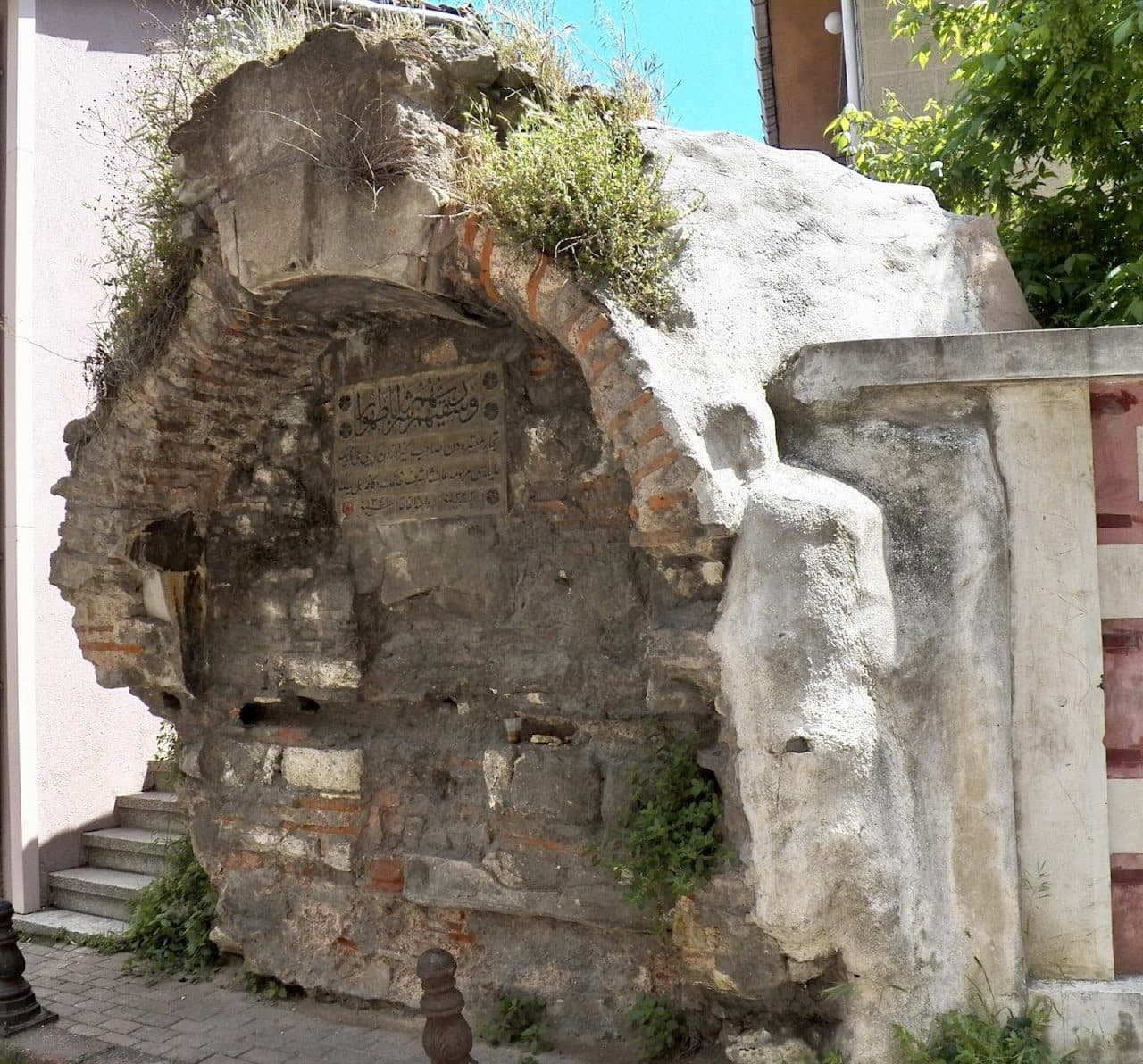 Uzunköprülü Ali Efendi Çeşmesi