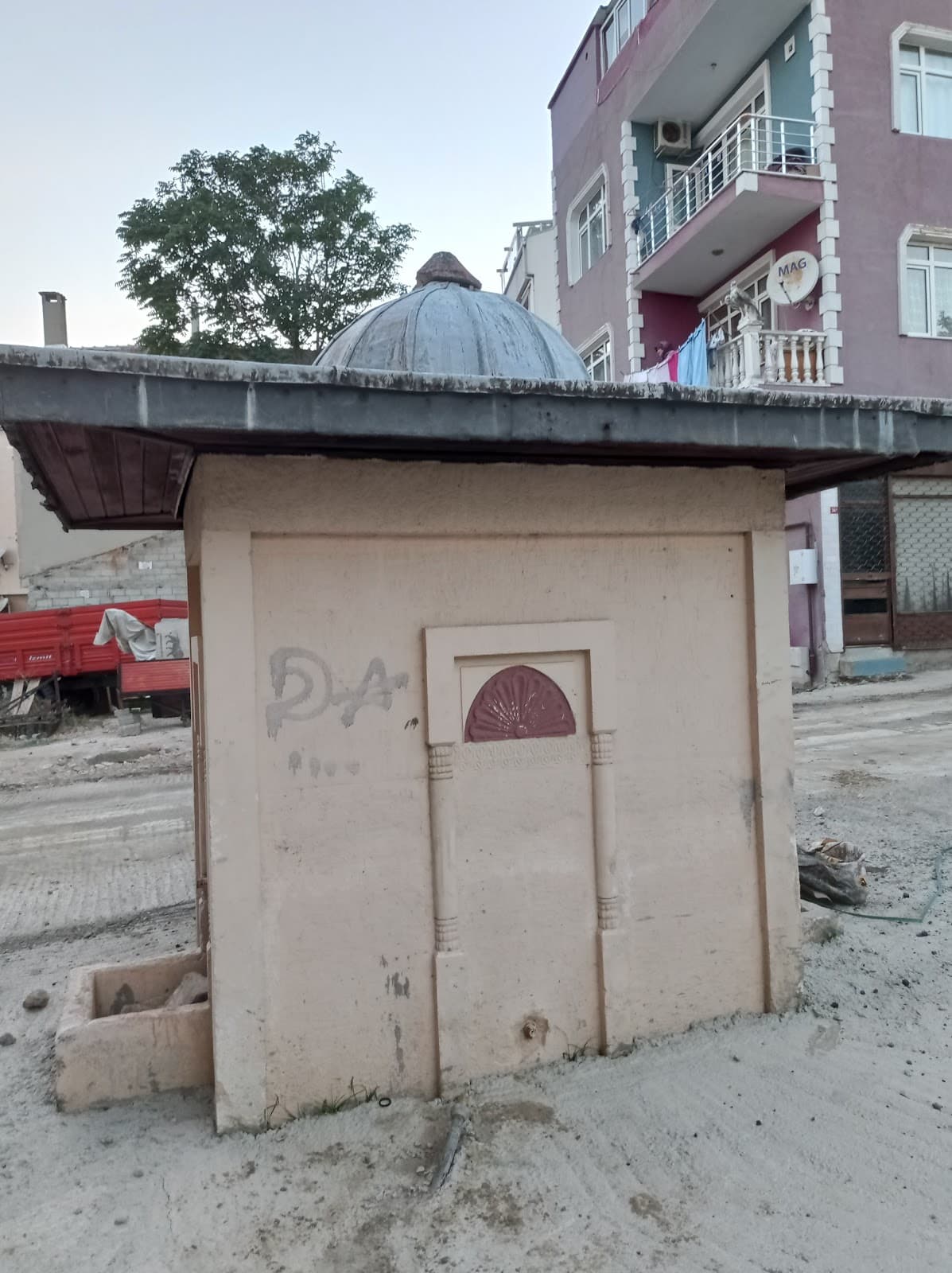 Yukarı Çeşme Sokağı Çeşmesi