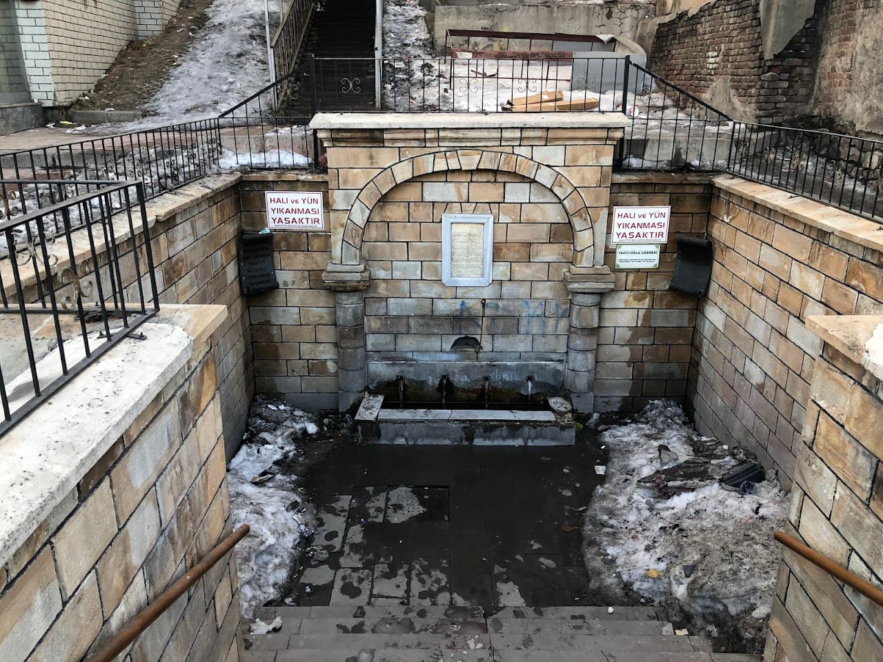 Pervizoğlu Çeşmesi