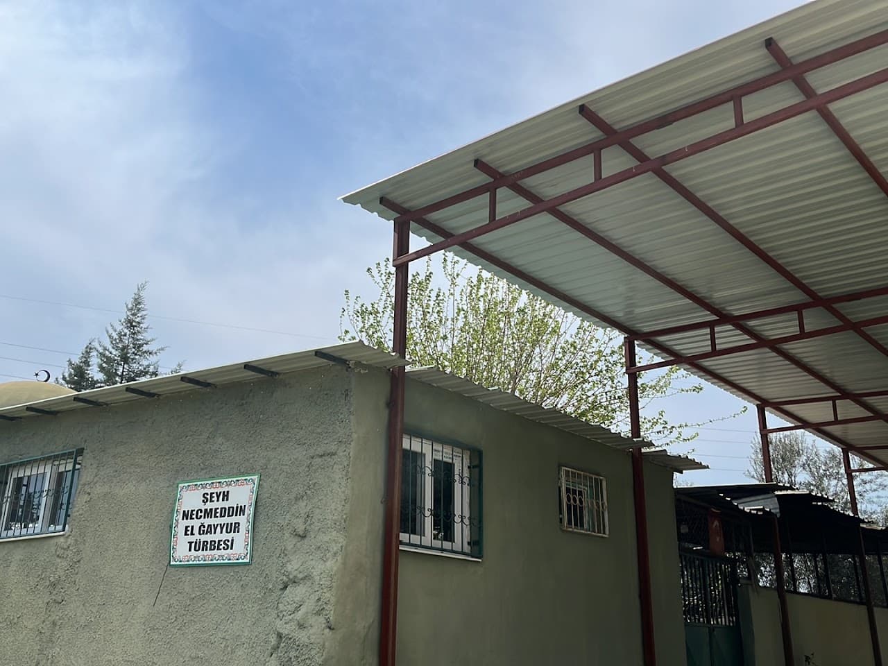 Şeyh Necmeddin Gayyur Türbesi