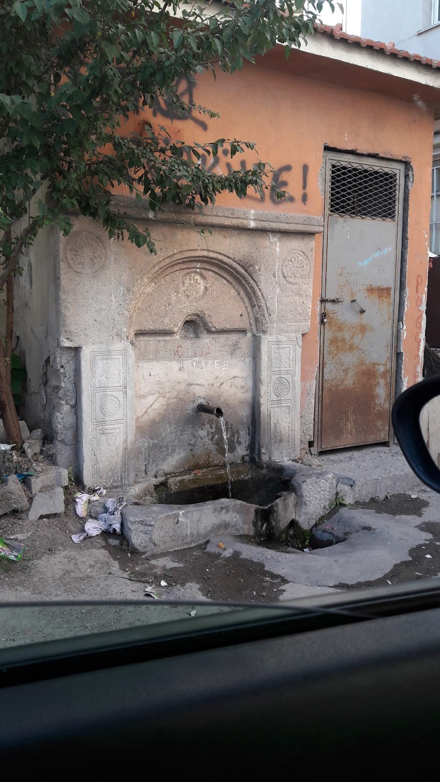 Avcılar Sokak Çeşmesi