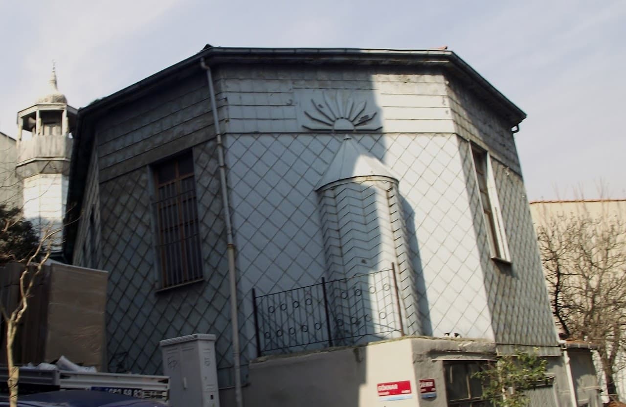 Muradiye Camii Duvar Çeşmesi
