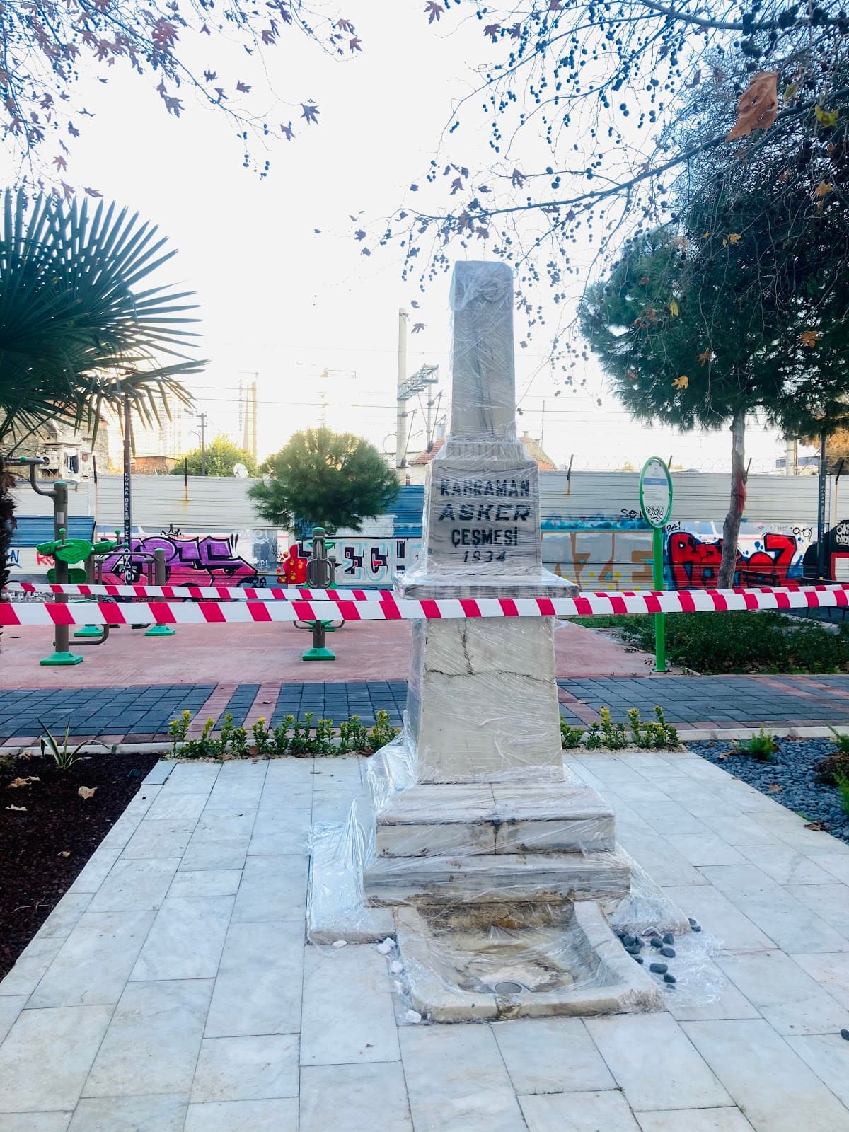 Kahraman Asker Çeşmesi, Konak
