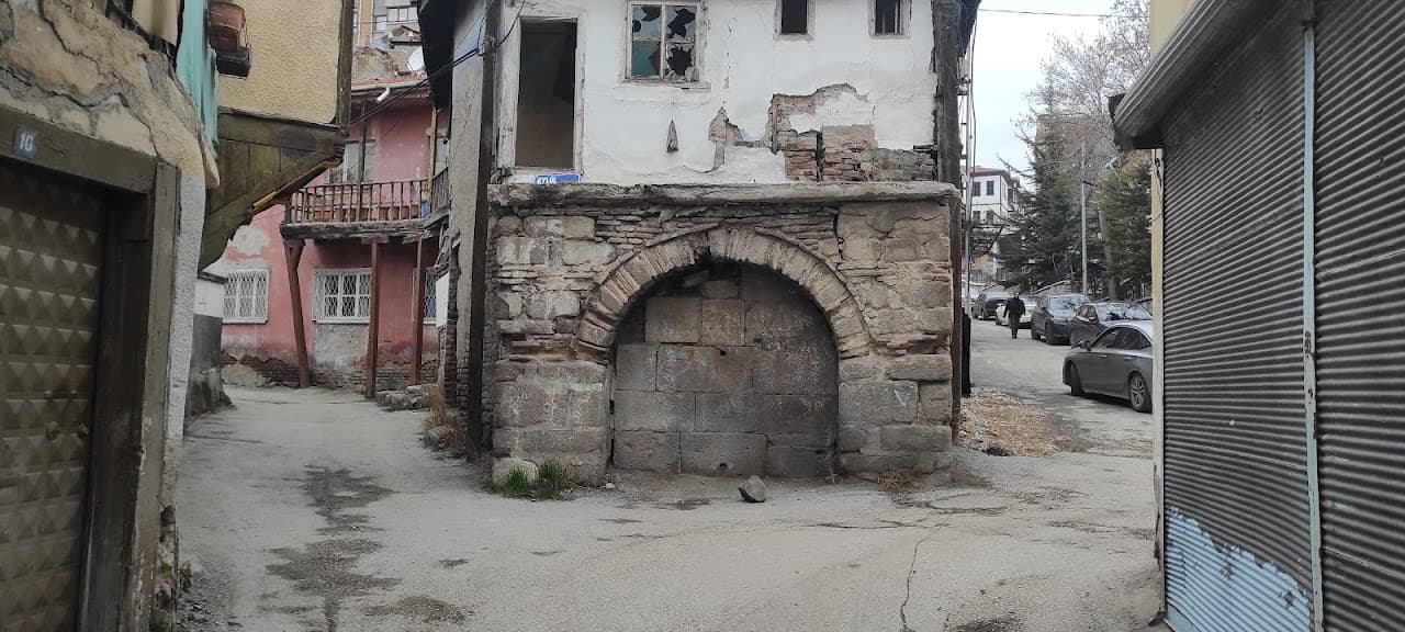 Kadife Sokak Çeşmesi