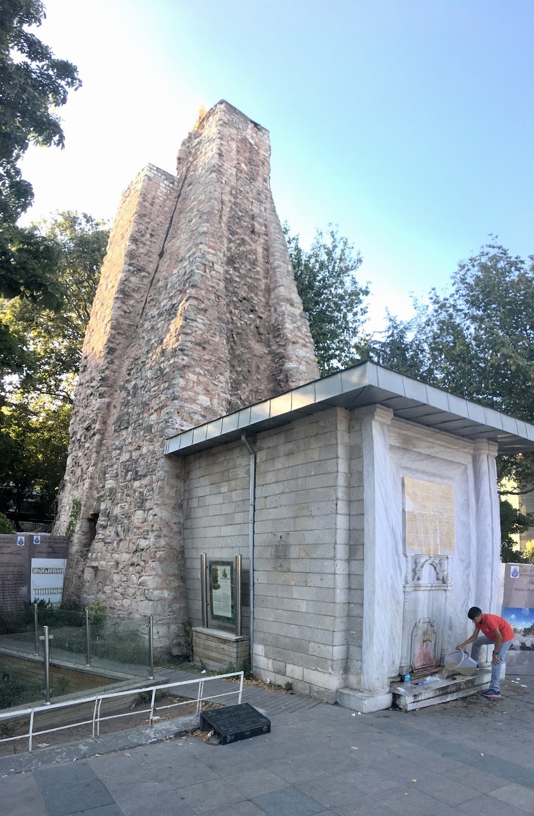 Hacı Beşir Ağa Çeşmesi, Mercan