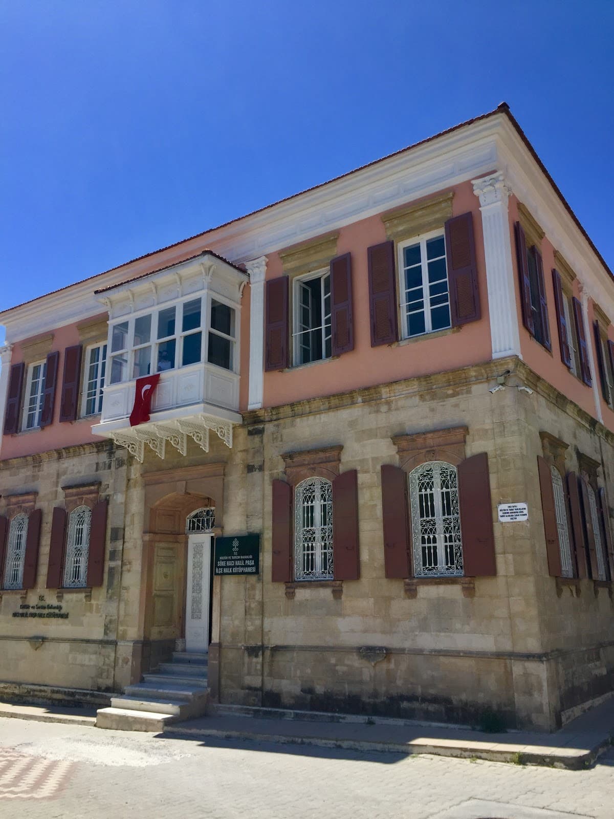 Söke Hacı Halil Paşa Halk Kütüphanesi