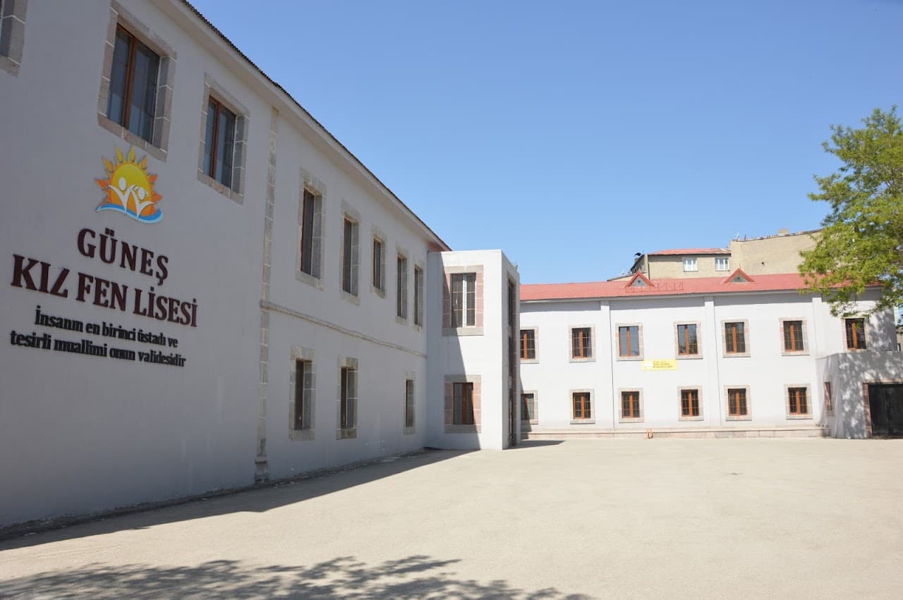 Özel Güneş Lisesi