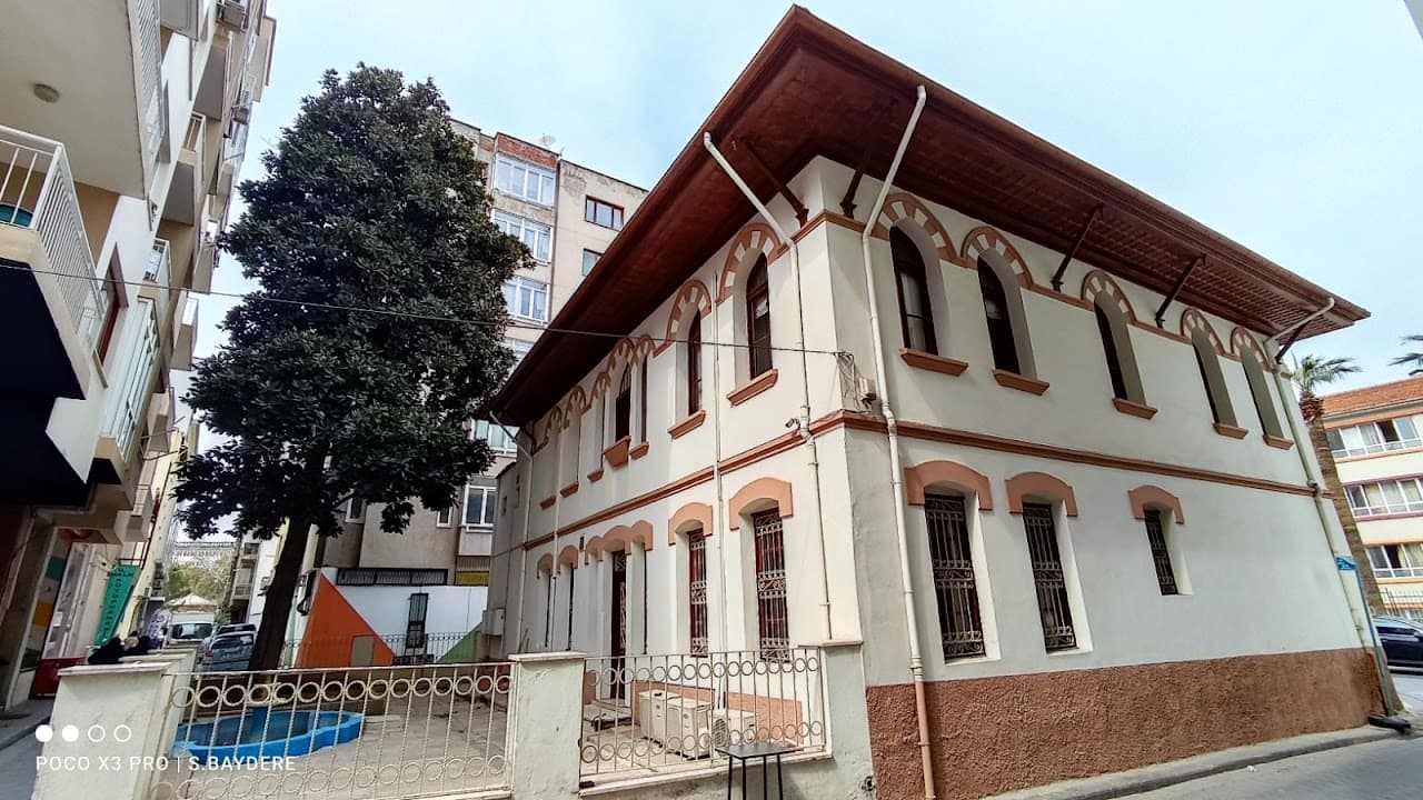 Abdüllüoğlu Evi