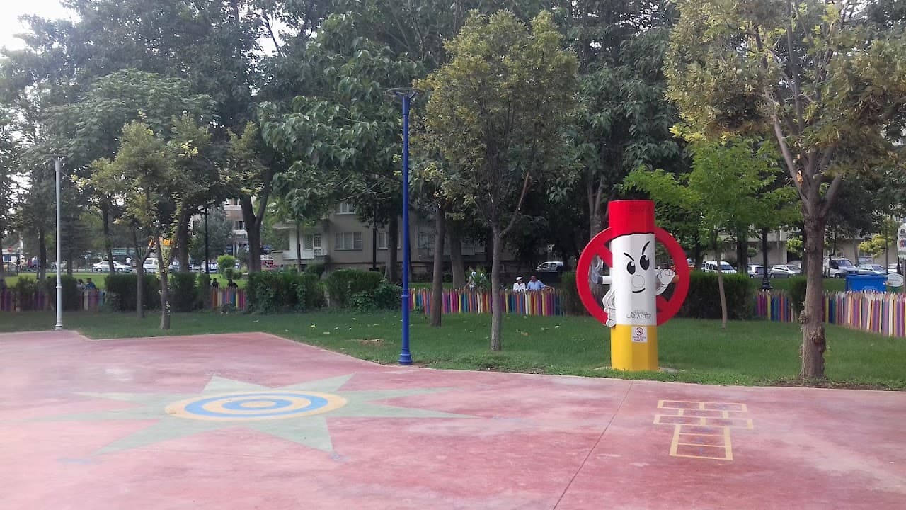 Gaziantep Münif Paşa İl Halk Kütüphanesi
