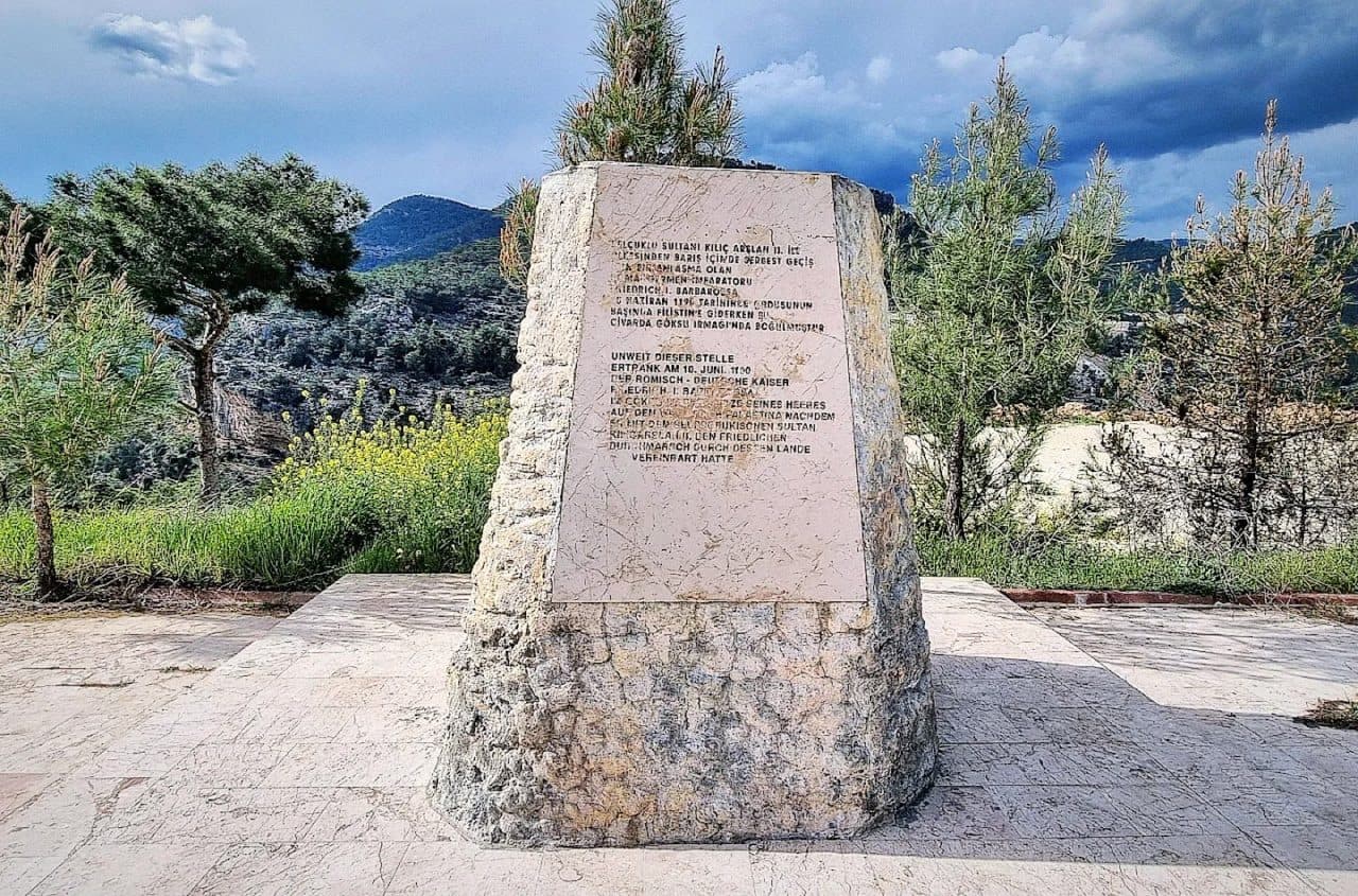 Frederik Barbarossa Anıtı
