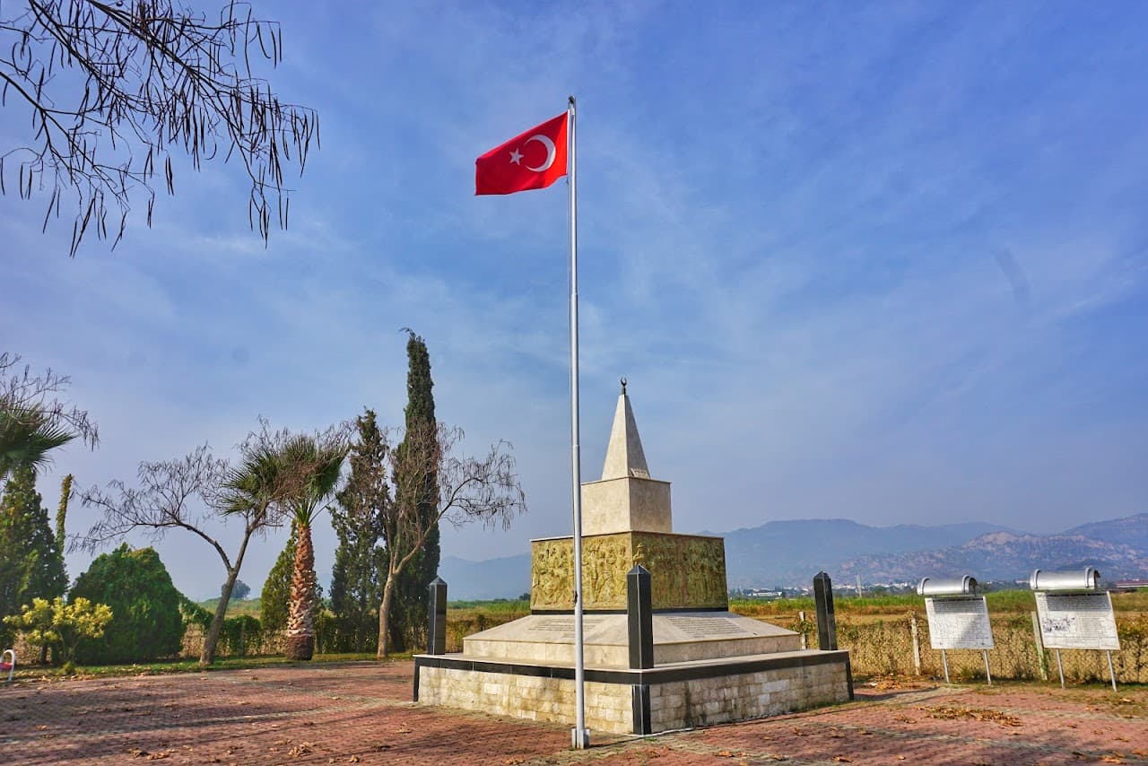 Atça Çomaklı Ovası Şehitler Abidesi