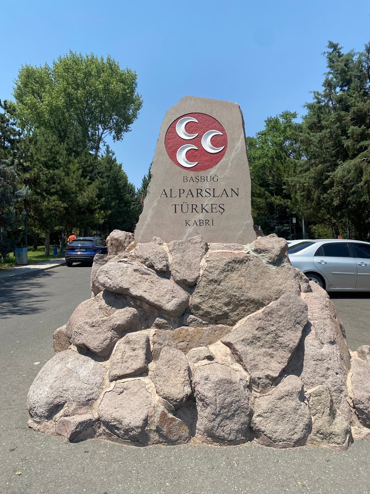 Alparslan Türkeş Mezarı