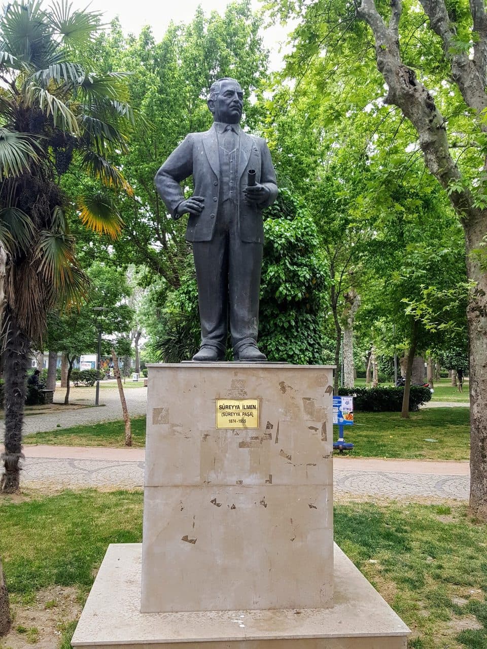 Süreyya İlmen Heykeli