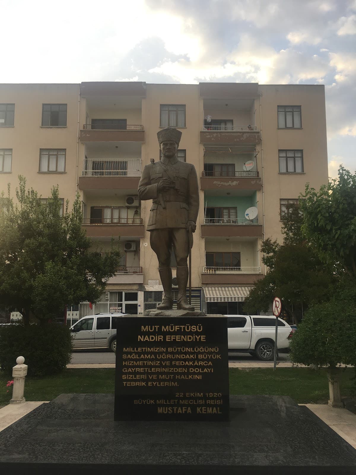 Atatürk Heykeli