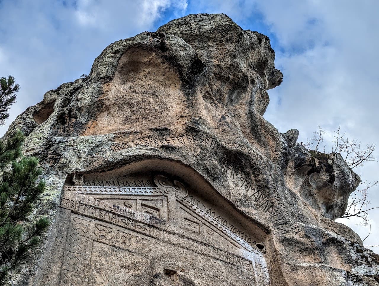 Arezastis monument