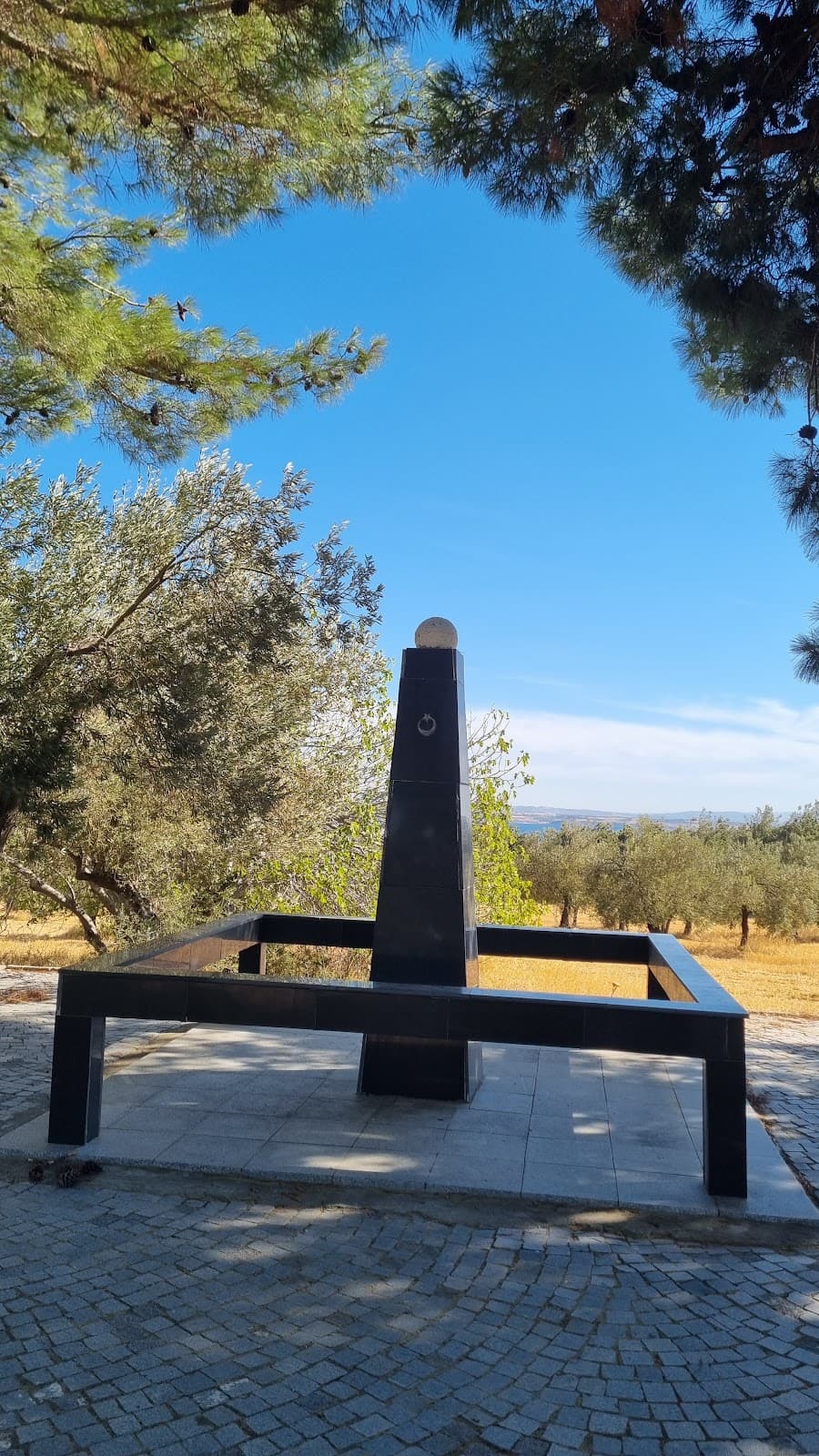 Kaymakam (Yarbay) Hasan Bey Şehitliği
