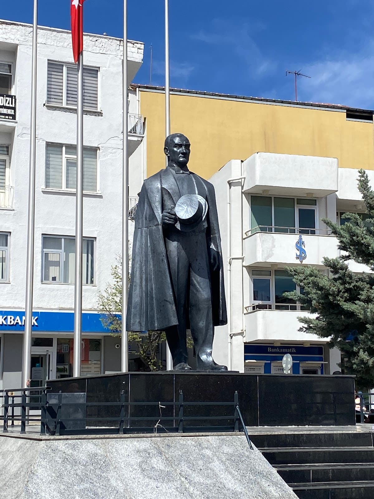 Atatürk Anıtı