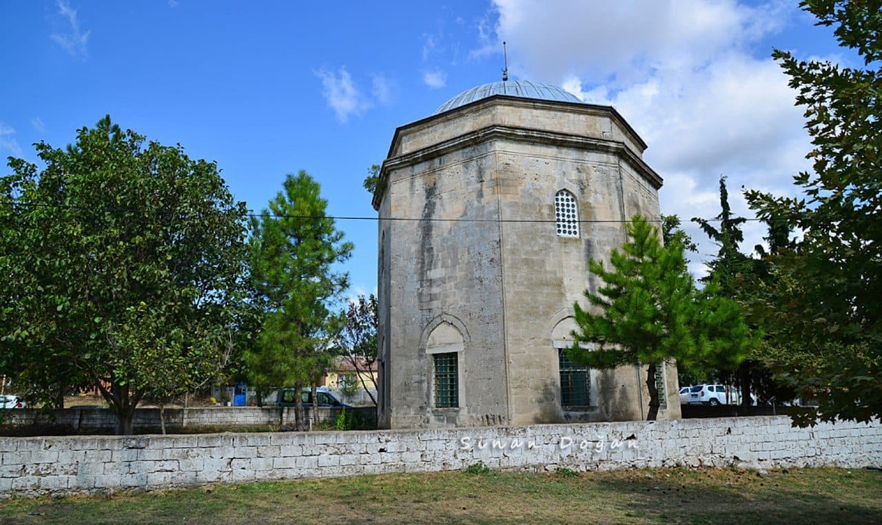 Binbir oklu Ahmet Baba türbesi