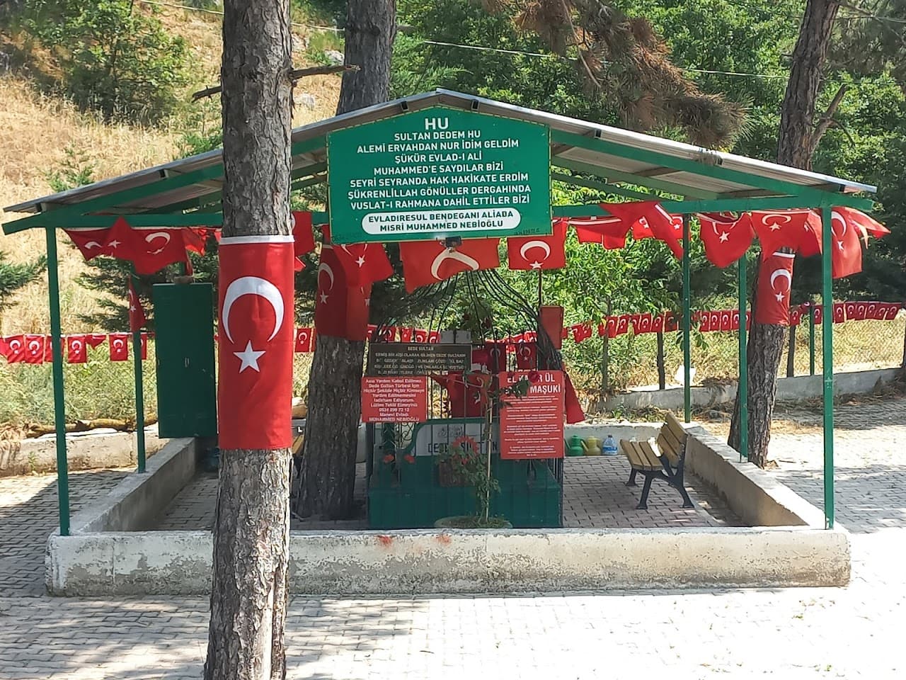 Dede Sultan Türbesi