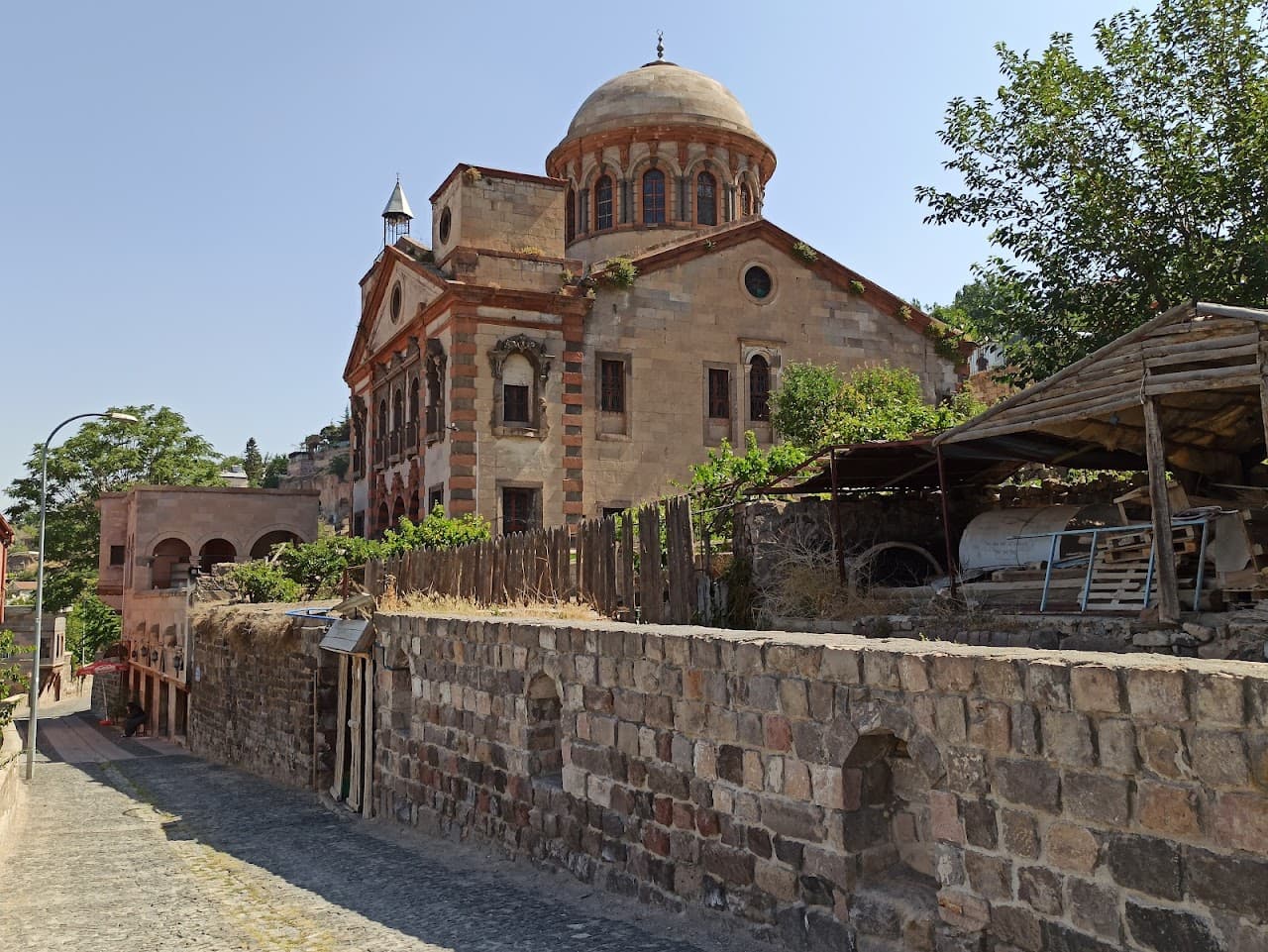 Aynalı Kilise