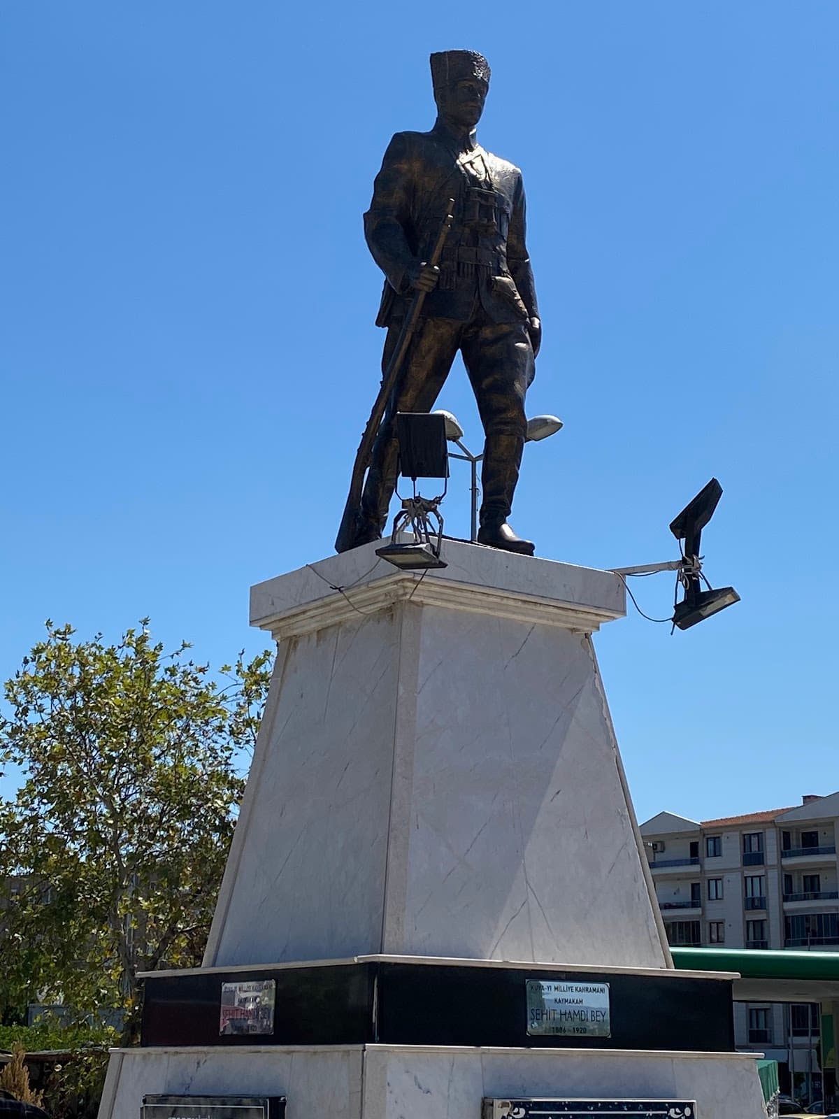 Atatürk Heykeli