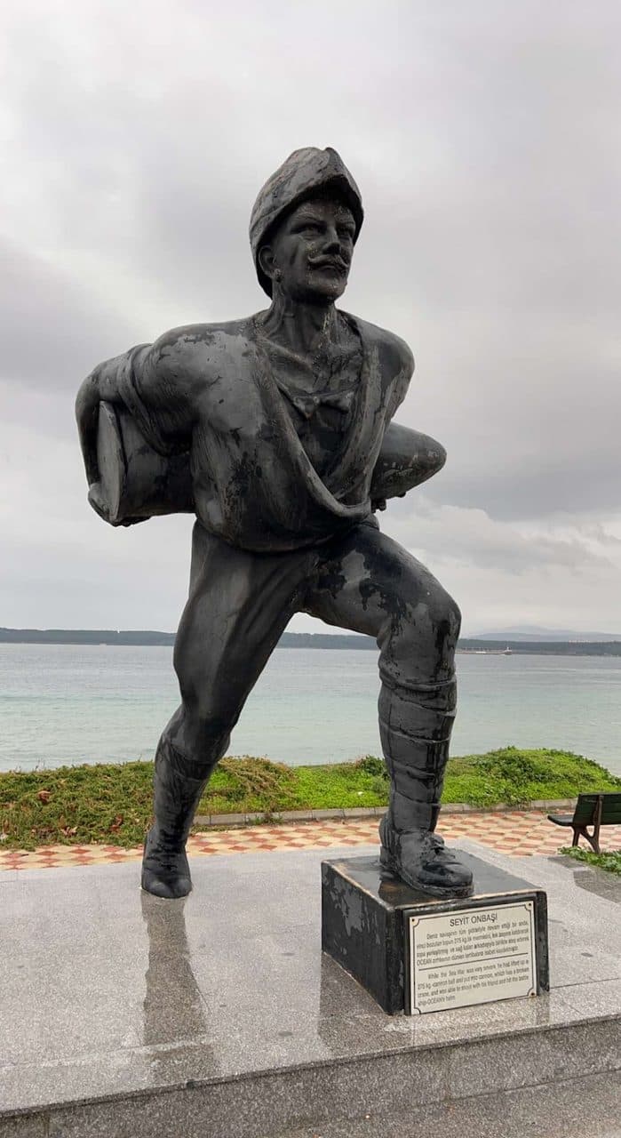 İstihkam Yüzbaşı Tahir Bey Anıtı