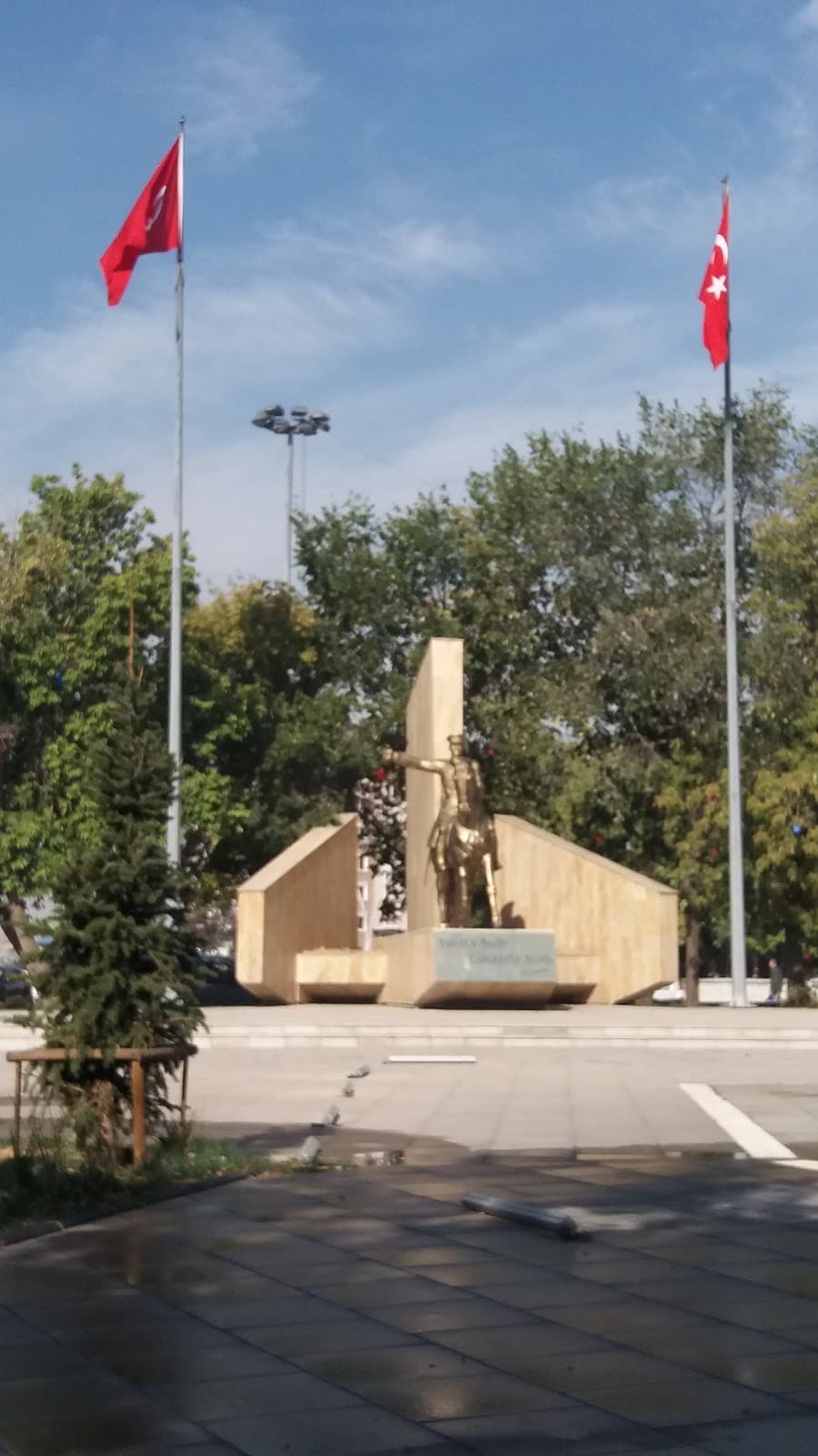 Şehitlik Anıtı