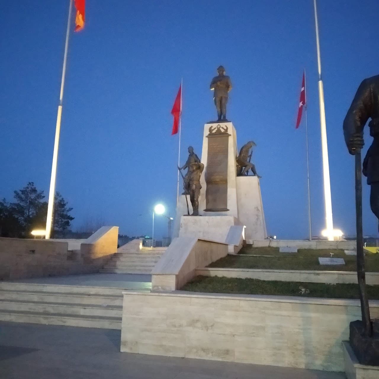 Çanakkale Geçilmez Heykeli