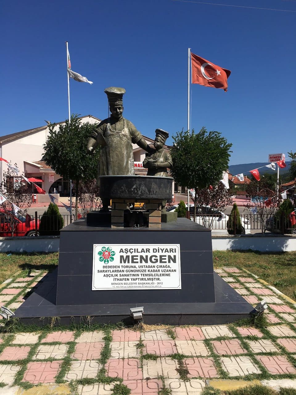 Ahçılar Heykeli