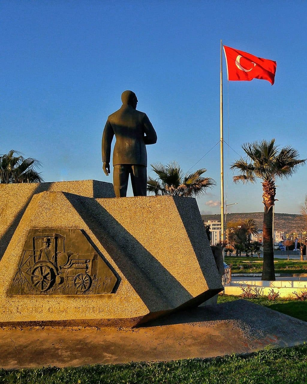 Atatürk Anıtı