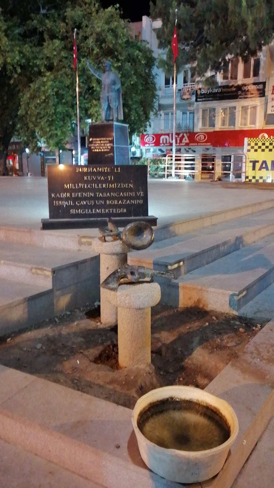 Atatürk Anıtı
