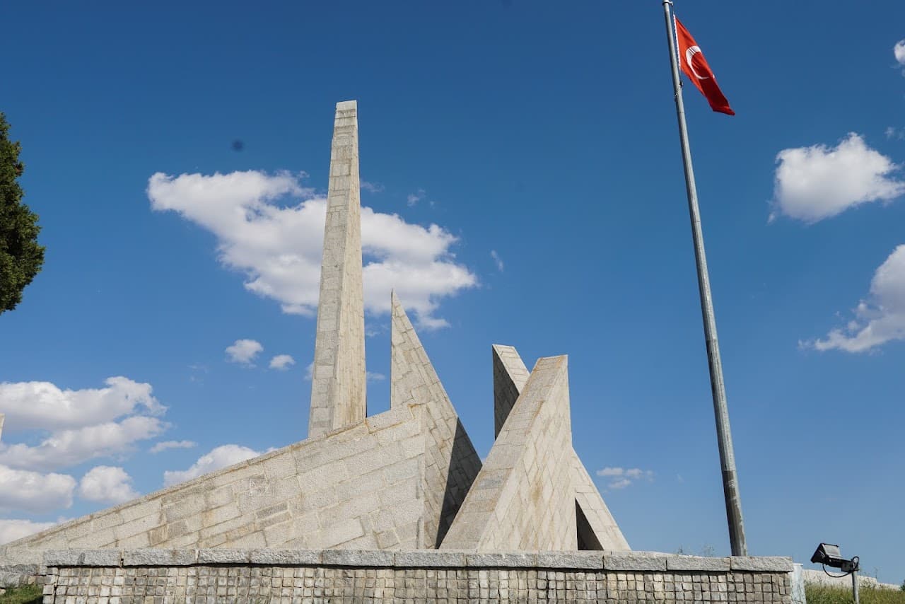 Zafer Tepe Aniti