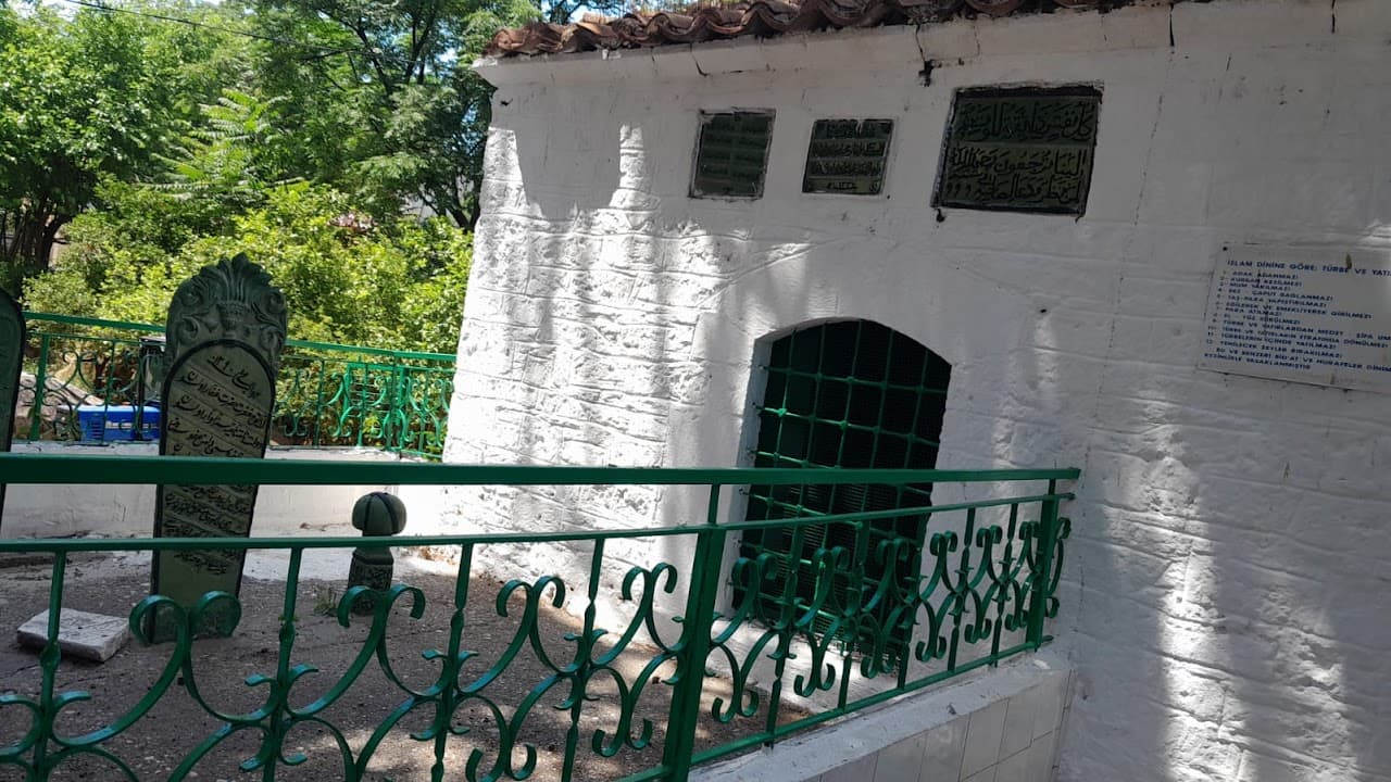 Şeyh Sinan Türbesi