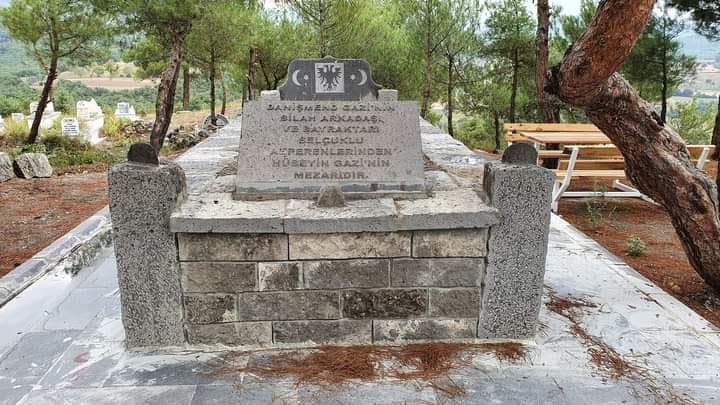 Hüseyin Gazi Mezarı