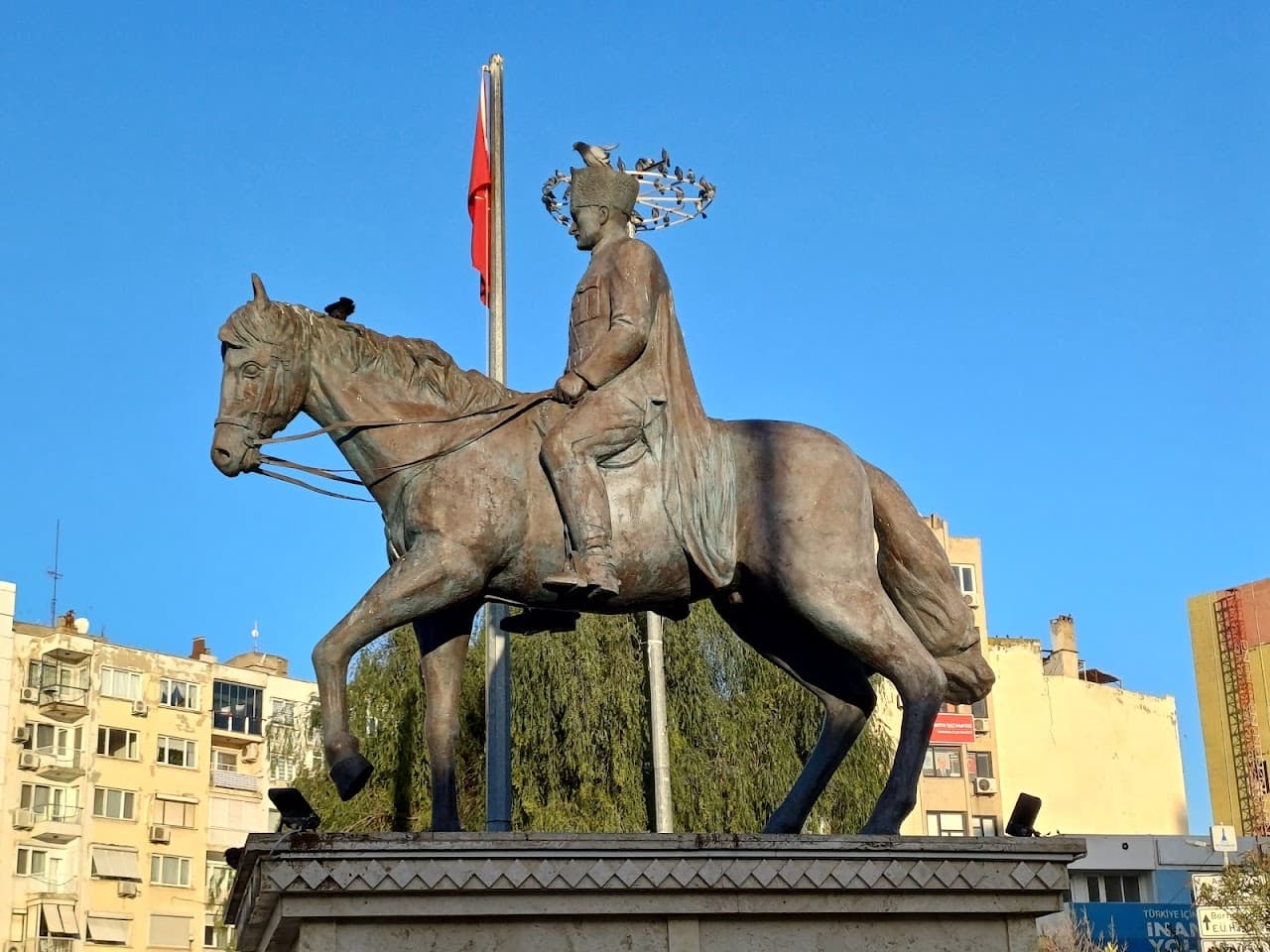 Atatürk anıtı