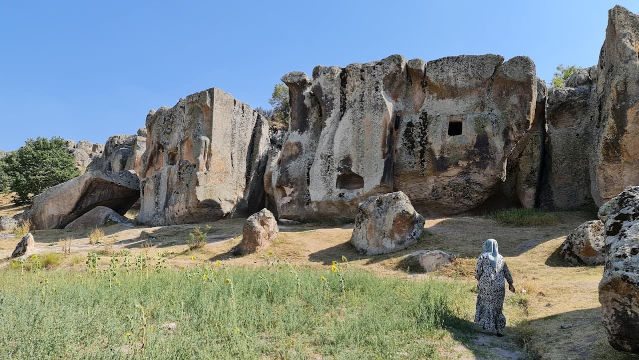 Aslantaş-Yılantaş Ören Yeri