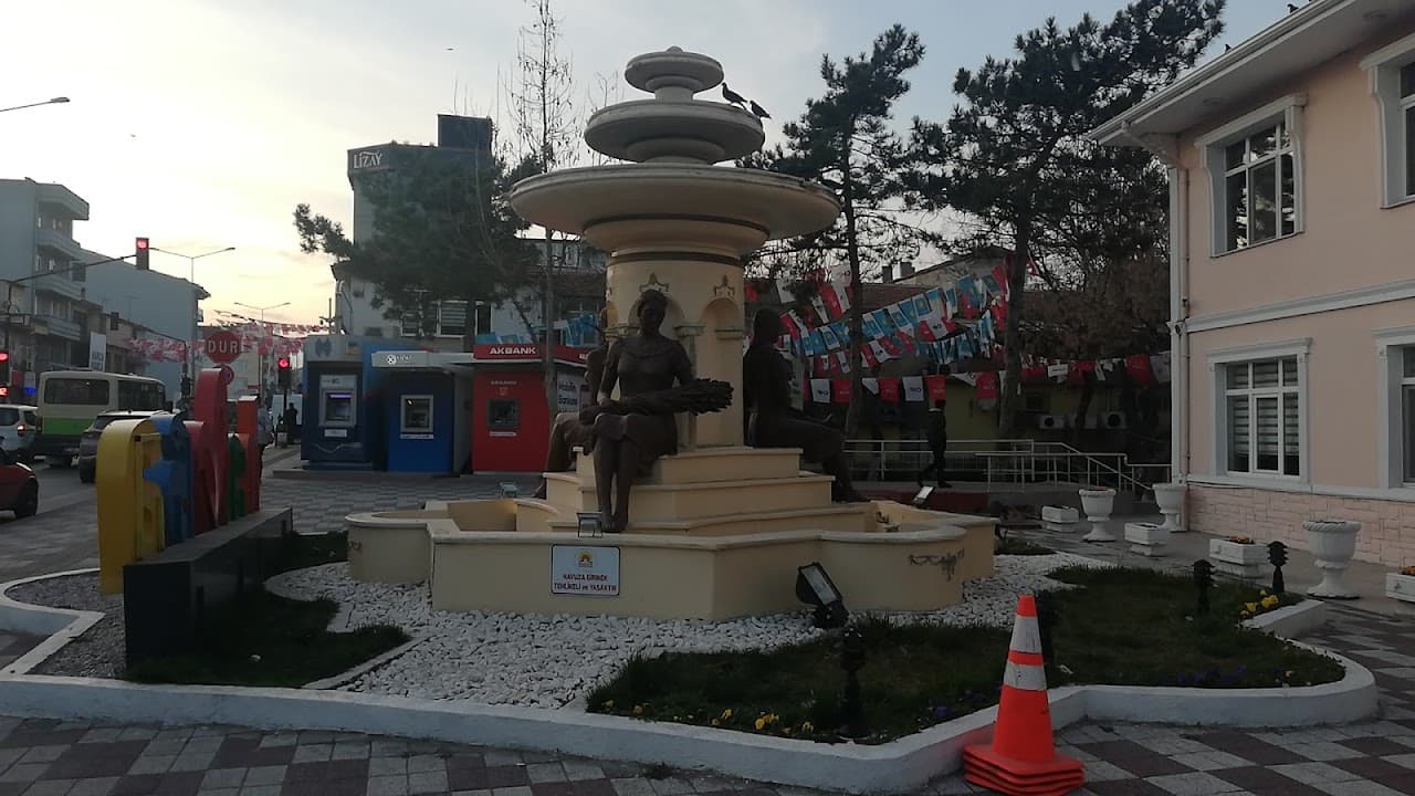 Belediye Atatürk Heykeli