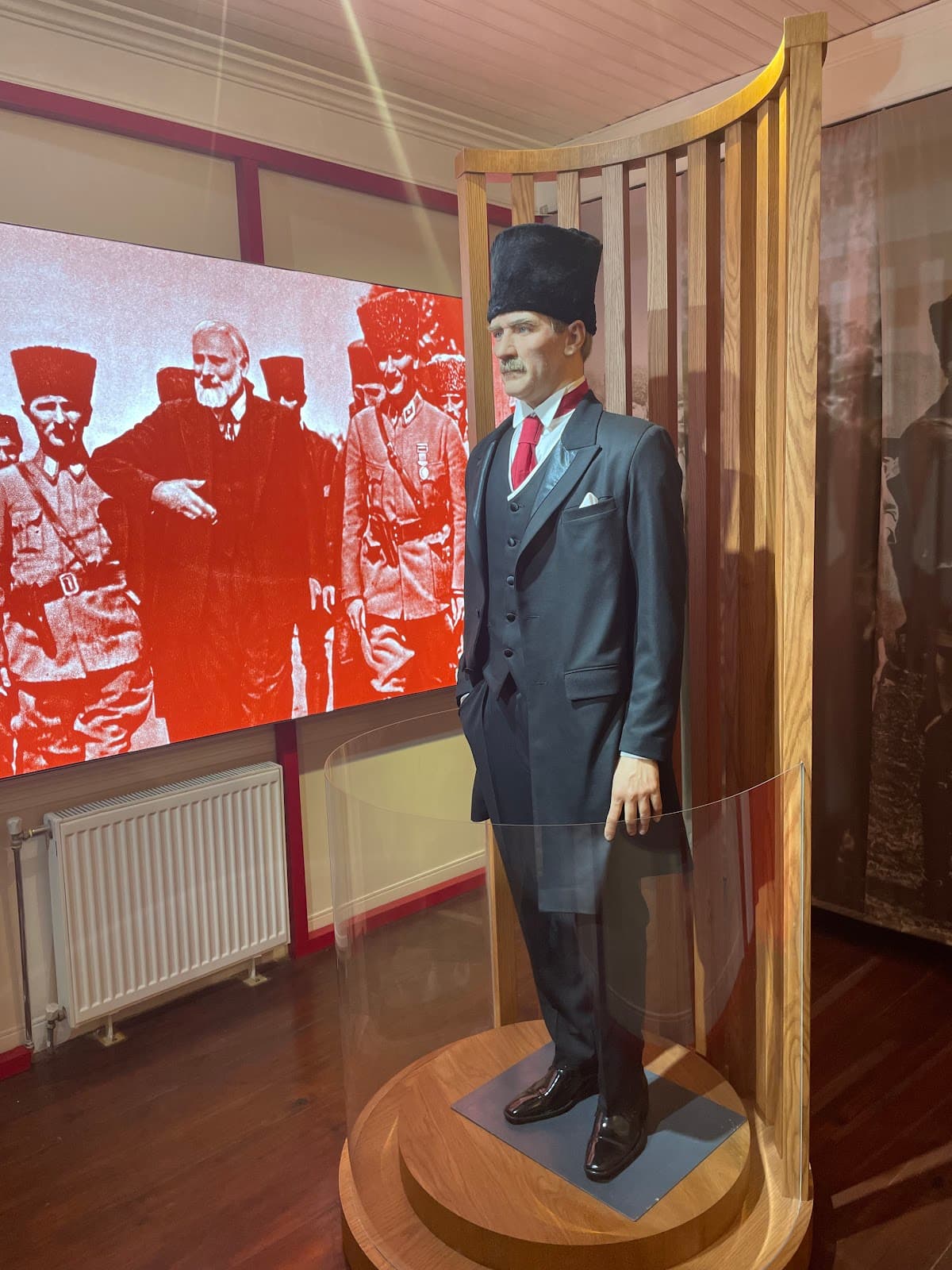 Milli Kimlik ve Direniş Anıtı